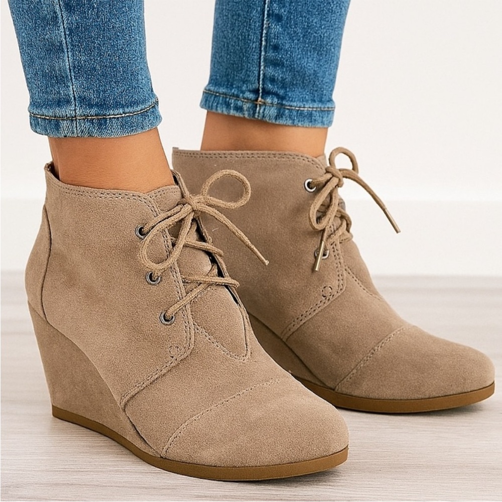 TOMS Desert tan suede wedges size 8